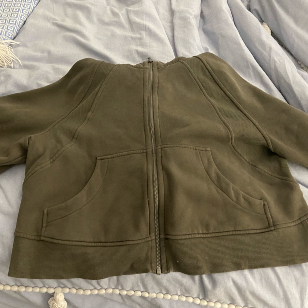 LULULEMON full zip scuba